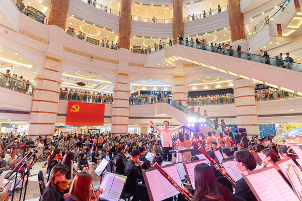  斯特拉斯堡主场庆祝建队百年华诞  