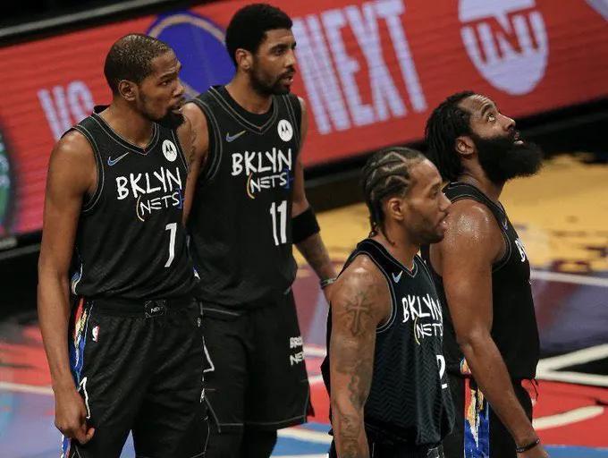 yobo体育-NBA-字母哥争议压哨绝杀76人，终结对手三连胜登顶东部引热议